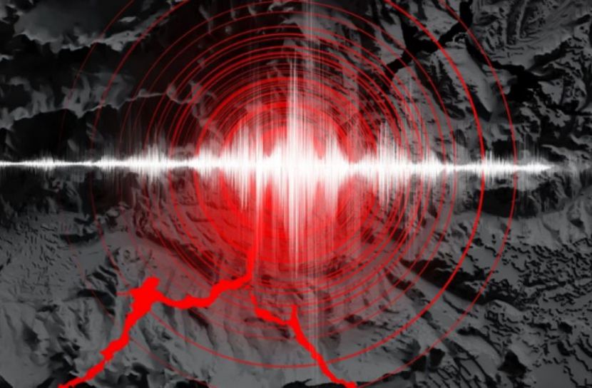 যুদ্ধের মধ্যেই ভূমিকম্পে কেঁপে উঠল ইরান