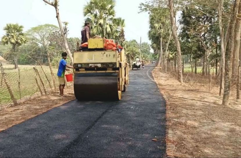 রাঙ্গাবালীতে সাড়ে চার কোটি টাকার সড়ক নির্মাণে অনিয়মের অভিযোগ