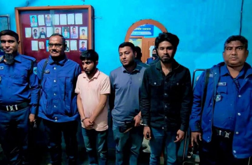 দুই লাখ টাকা চাঁদা দাবির অভিযোগে সাঘাটায় বিএনপি নেতাসহ গ্রেফতার ৩