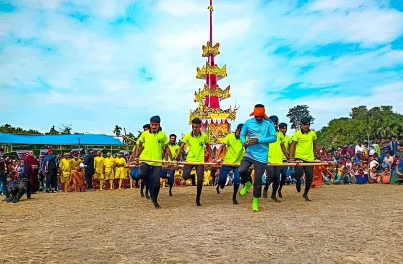 কলাপাড়ায় ধর্মীয় মর্যাদায় রাখাইন মহাথেরোর অন্ত্যেষ্টিক্রিয়া