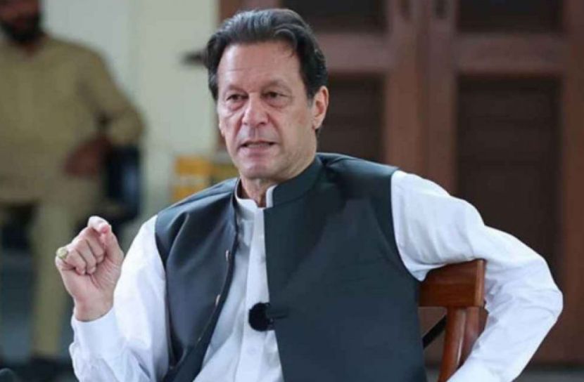 আমাকে নতি স্বীকার করাতে বুশরা বিবিকে নির্যাতন করা হচ্ছে: ইমরান খান