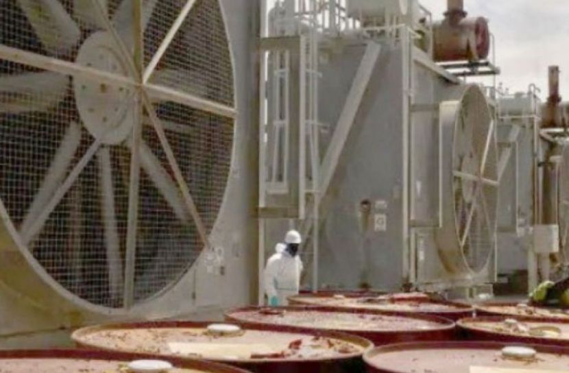 ইরানের তেল খাতে নতুন নিষেধাজ্ঞা যুক্তরাষ্ট্রের