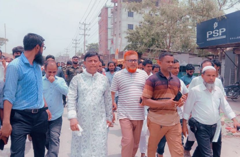 নরসিংদী -রায়পুরা রোডের অবৈধ স্থাপনা উচ্ছেদ অভিযান