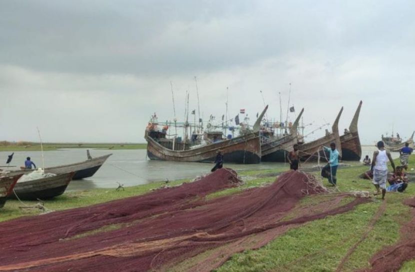 হাতিয়ায় ৫৮ দিনের নিষেধাজ্ঞায় কর্মহীন জেলেরা