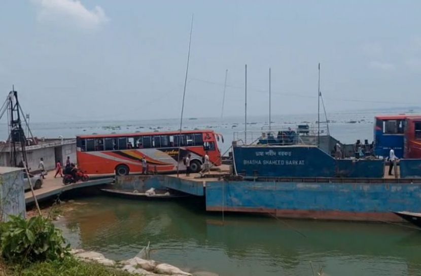 ভোগান্তিহীন রাজবাড়ীর দৌলতদিয়া ফেরিঘাট