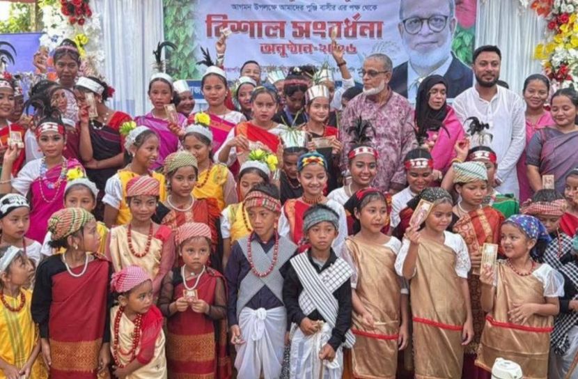 বালাইরমা খাসিয়া পুঞ্জিতে এমপি শওকতুল ইসলাম শকুকে সংবর্ধনা