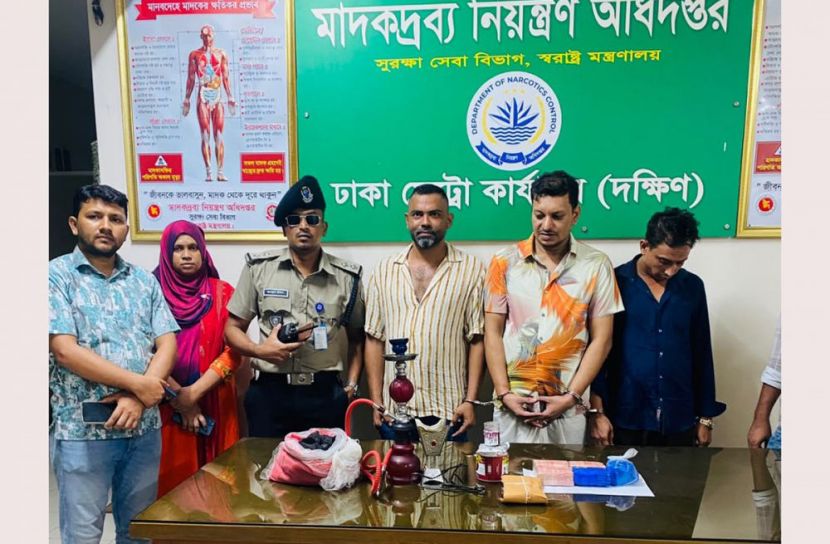 আফতাবনগরের ফ্ল্যাটে মাদকবিরোধী অভিযান: প্রায় ১০ হাজার ইয়াবাসহ আটক ৩