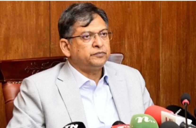 মাদক নিয়ন্ত্রণ কর্মকর্তাদের অস্ত্র দেওয়া হচ্ছে!