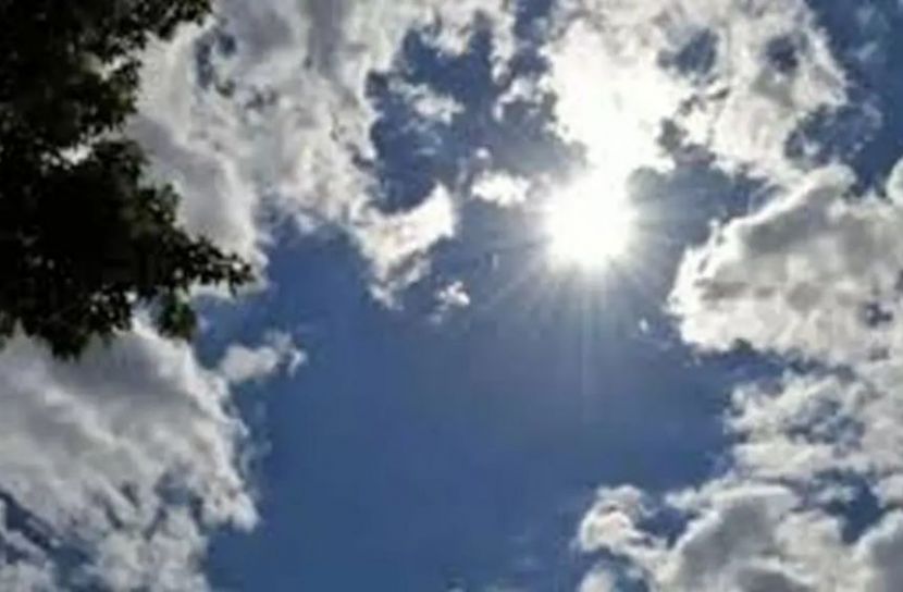 বইছে তাপপ্রবাহ আট জেলায়