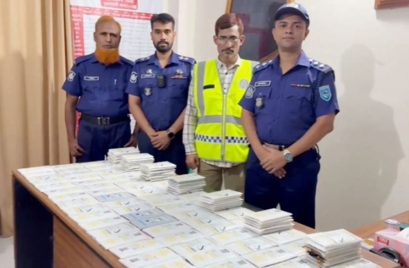 কুড়িগ্রামে চোরাই মোবাইল ডিসপ্লে জব্দ, আটক কয়েকজন
