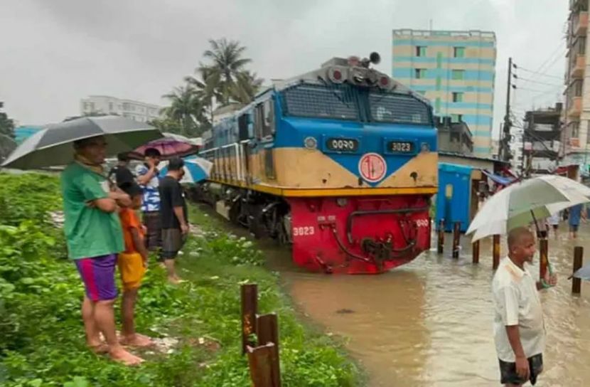কক্সবাজার রুটে ট্রেন চলাচল বন্ধ