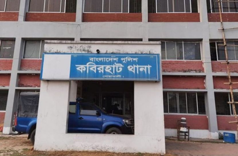 থানার সামনে অটোরিকশা চাপায় কৃষকের মৃত্যু