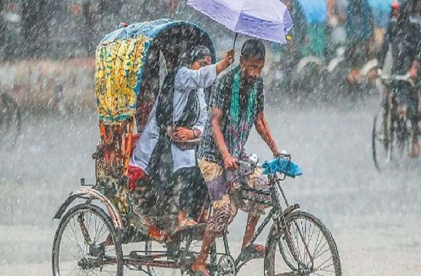 চট্টগ্রাম-বরিশালে ভারী বর্ষণের সতর্কতা, পাহাড়ি এলাকায় ভূমিধসের আশঙ্কা