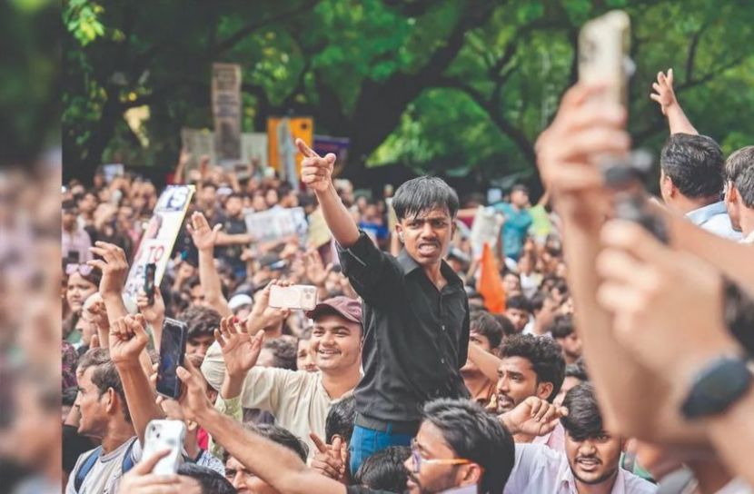 শিক্ষামন্ত্রীর পদত্যাগে অনড় সিজেপি