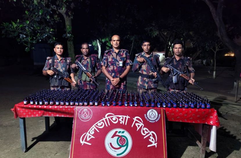 ৫৯ বিজিবির অভিযানে ৬৫৩ বোতল ভারতীয় সিরাপ জব্দ