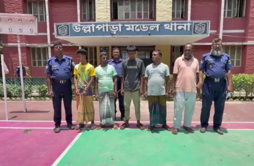 উল্লাপাড়ায় বিএনপি নেতা আজাদসহ ৬ জন গ্রেপ্তার