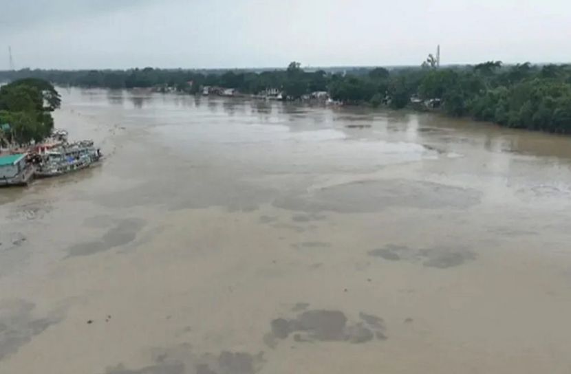 নদ-নদীর পানি বাড়াতে বন্যার আশঙ্কা