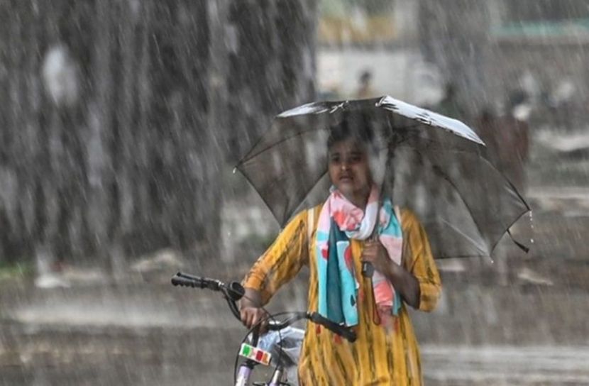 ঢাকাসহ যেসব এলাকায় বজ্রবৃষ্টির আভাস