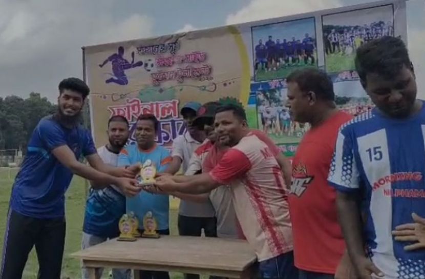 নীলফামারীতে মর্নিং ওয়ারিয়ার্সের শিরোপা জয়