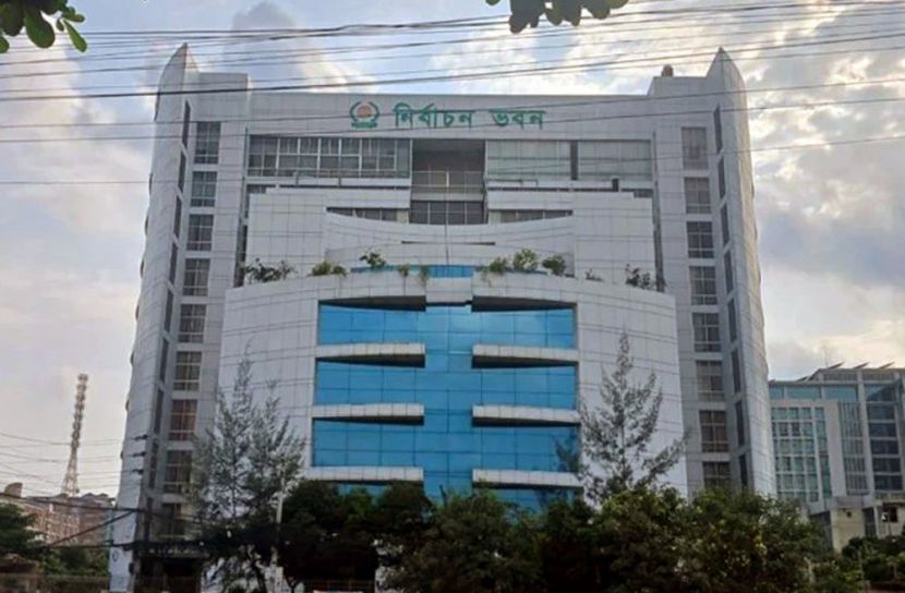 আমলাতন্ত্রে আটকে আছে ইসির ফাইল, ২১ বছরেও নেই  পদোন্নতি