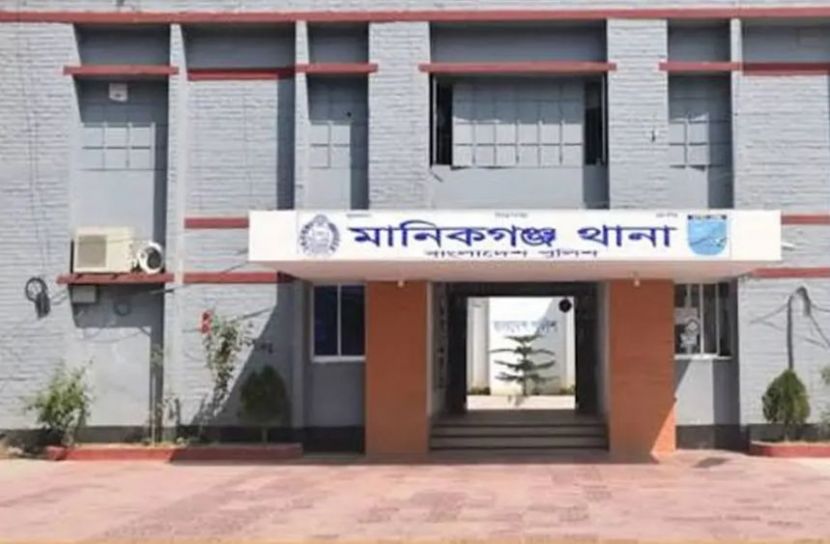 ফাঁকা গুলি ছুড়ে স্বর্ণ ব্যবসায়ীর স্বর্ণ-রুপা ছিনতাই