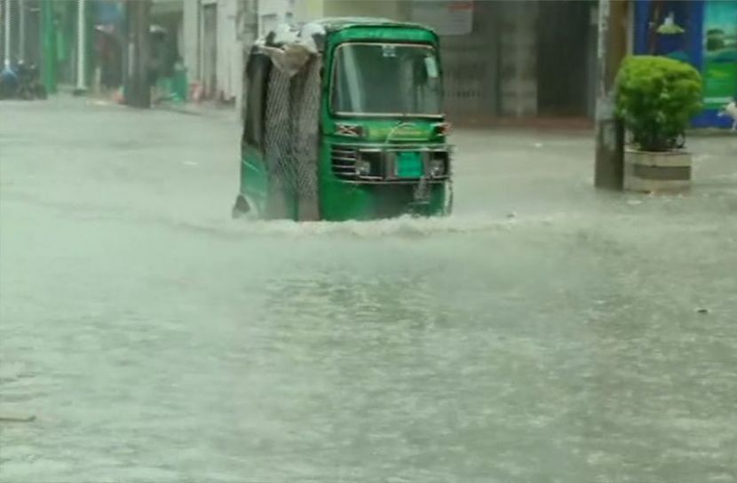 চার বিভাগে ভারী বৃষ্টির পূর্বাভাস, পাহাড় ধসের শঙ্কা