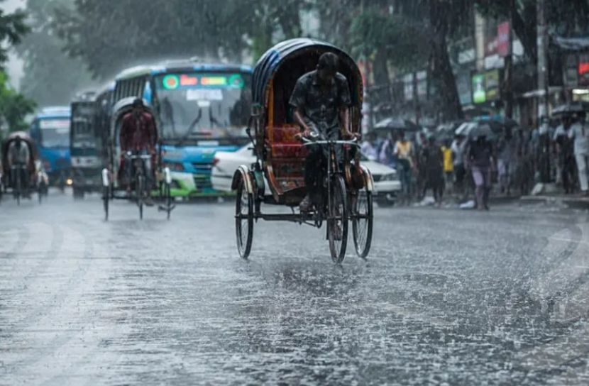 ঢাকাসহ ১৩ অঞ্চলে ঝোড়ো হাওয়াসহ বৃষ্টি