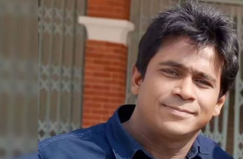 আপত্তিকর আলাপের অভিযোগে শিক্ষক অব্যাহতি