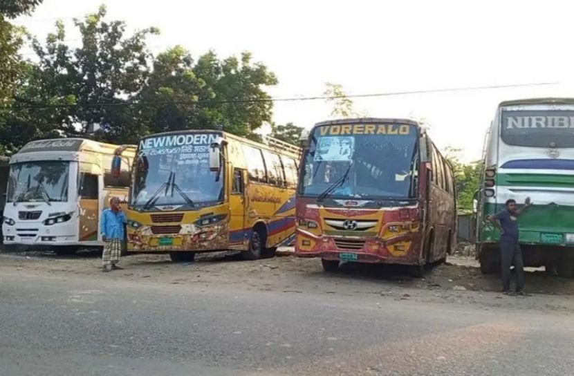 চুয়াডাঙ্গায় বাস চলাচল বন্ধ, ভোগান্তিতে যাত্রীরা