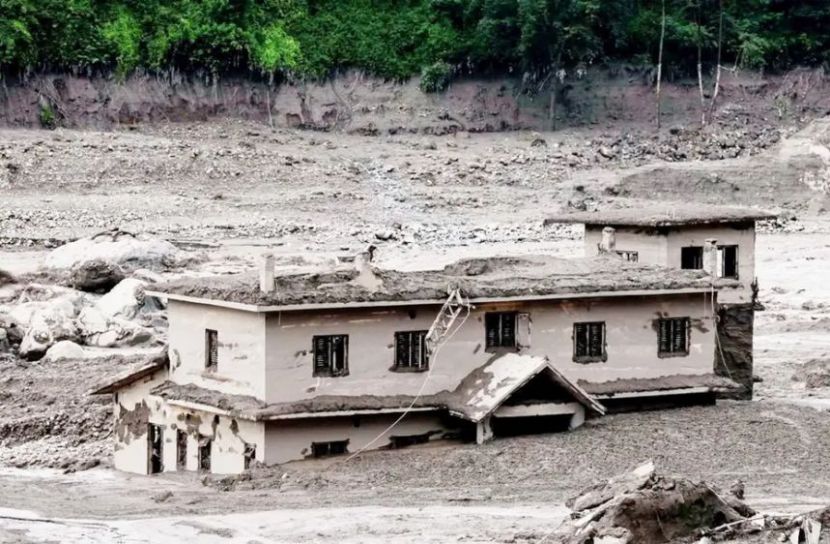 নেপালে বন্যায় প্রাণহানি বেড়ে ৭৩৪