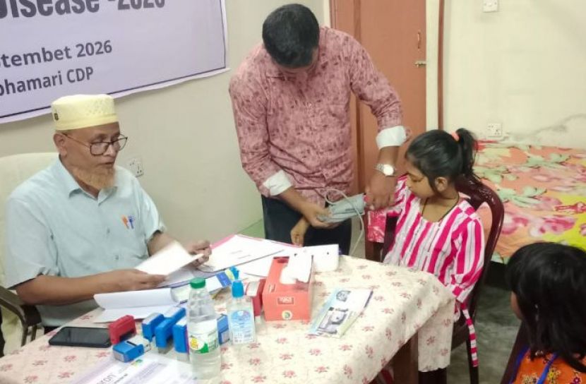 নীলফামারীতে দেড়শ জনকে চিকিৎসা ও খাদ্য সহায়তা