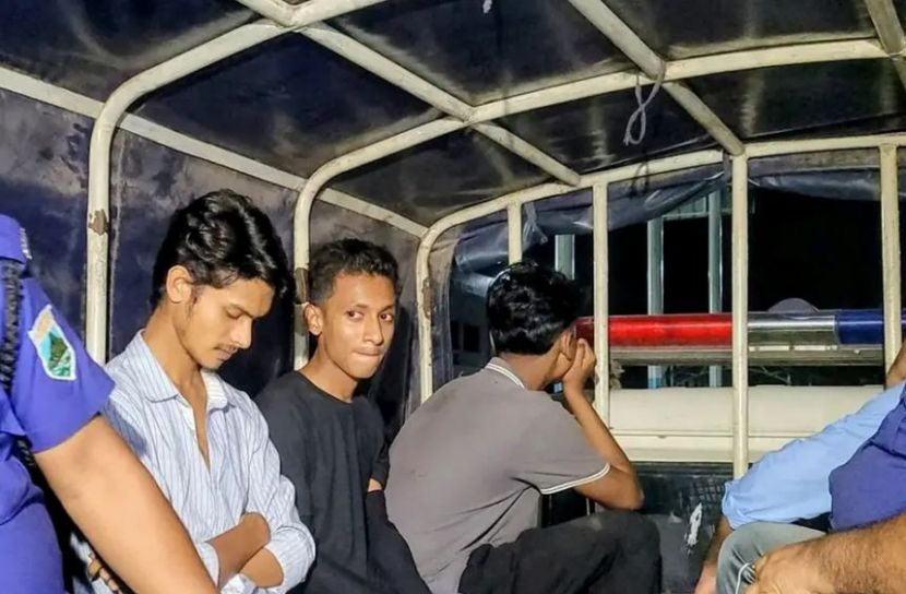 বগুড়ায় আনসার সদস্যদের ওপর হামলায় আটক ৪