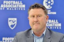 মেয়েদের চিঠি লিখে দিয়েছেন স্মলি!