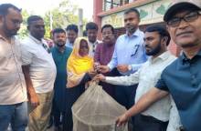 কালুখালীর  চরাঞ্চলে  ইউএনও’র হাস, মুরগী ও ছাগল বিতরন