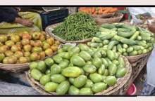 কাঁচামরিচ ৪০০ টাকা, চড়া সবজির বাজারে দিশেহারা সাধারণ ক্রেতা